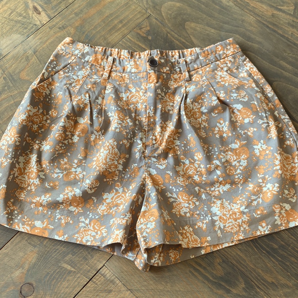 Women’s floral shorts, brand: Uniqlo, size 6